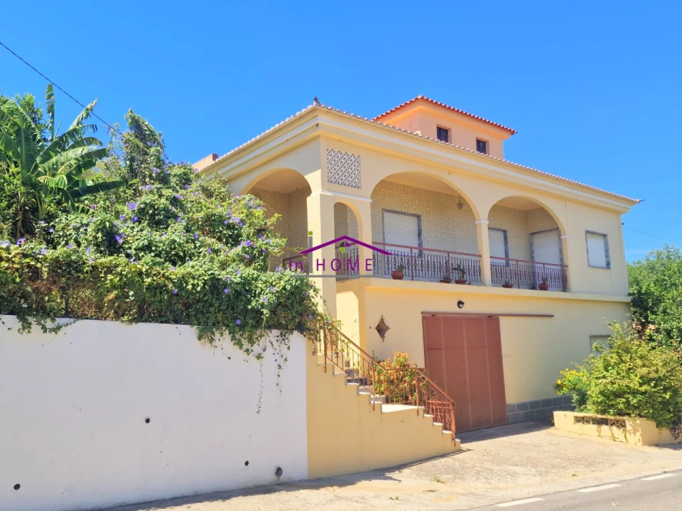 Moradia T4 para Venda em Loule (São Sebastião) Foto 1