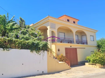 Moradia T4 para Venda em Loule (São Sebastião)