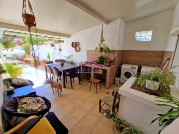 Moradia T4 para Venda em Loule (São Sebastião)