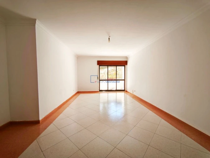 Apartamento T2 para Venda em Algueirão-Mem Martins Foto 3