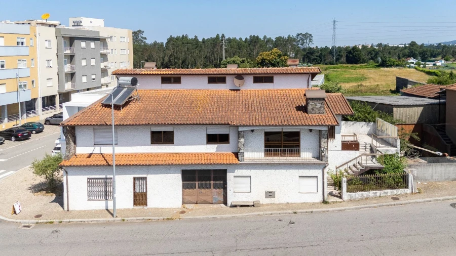 Moradia T4 para Venda em Rio Meão Foto 2