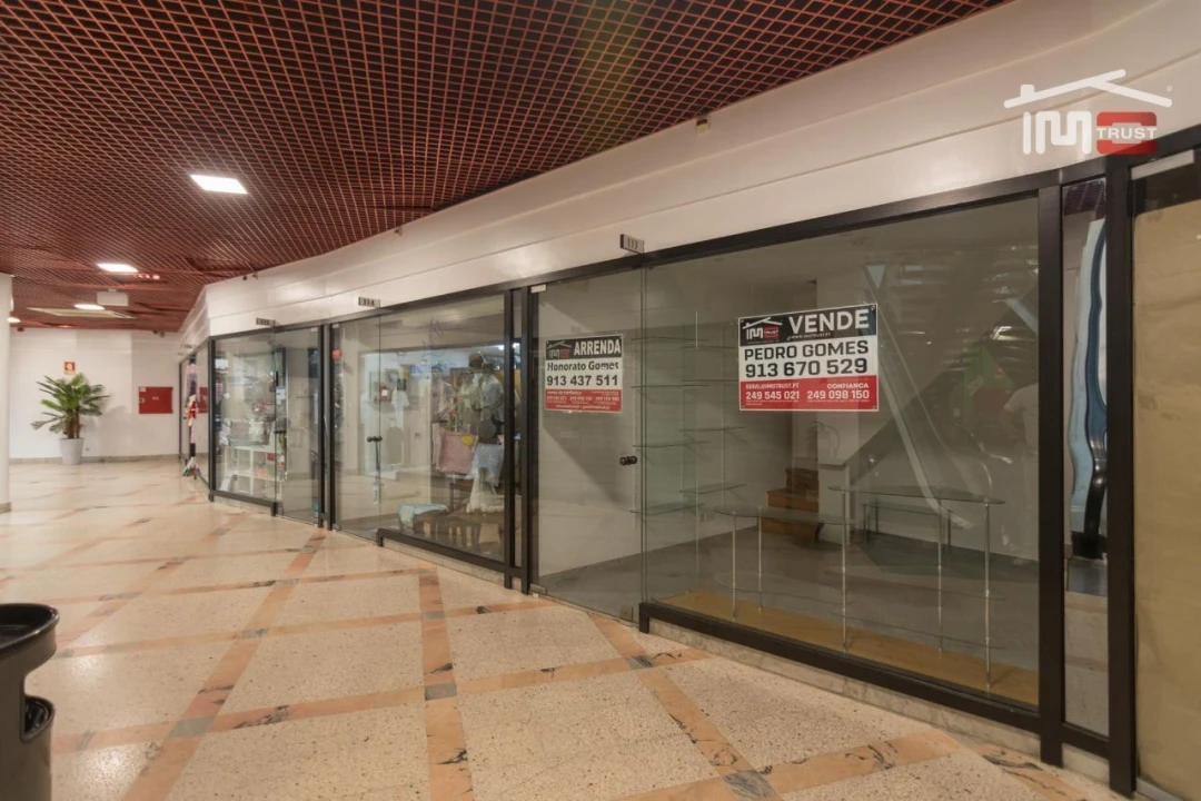 Loja para Arrendamento em Fatima Foto 1