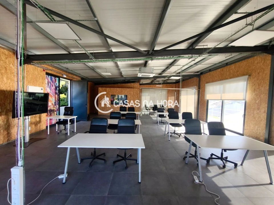 Escritório para Arrendamento em Rio de Mouro Foto 1