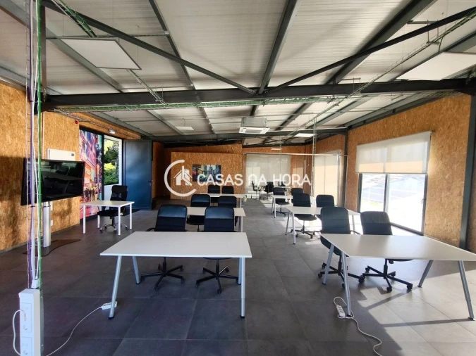 Escritório para Arrendamento em Rio de Mouro Foto 1