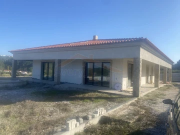 Moradia T4 para Venda em Alfeizerão