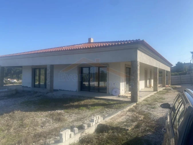 Moradia T4 para Venda em Alfeizerão Foto 5