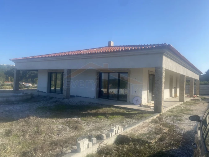 Moradia T4 para Venda em Alfeizerão Foto 6