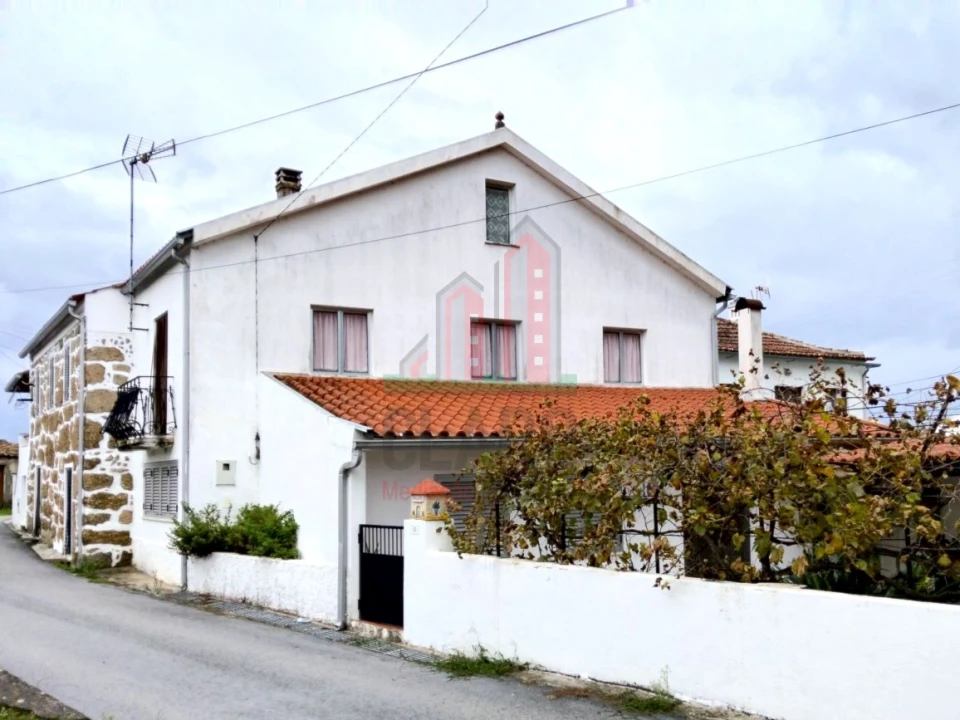 Moradia T3 para Venda em Ázere e Covelo Foto 3