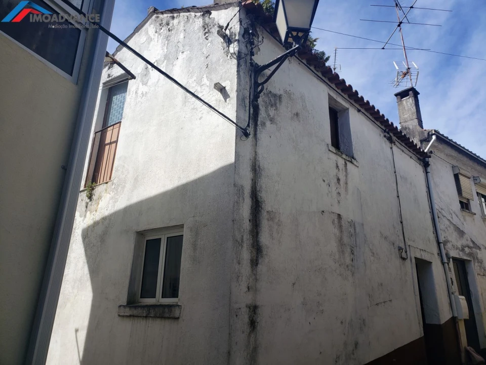 Moradia T1 para Venda em Lorvão Foto 1