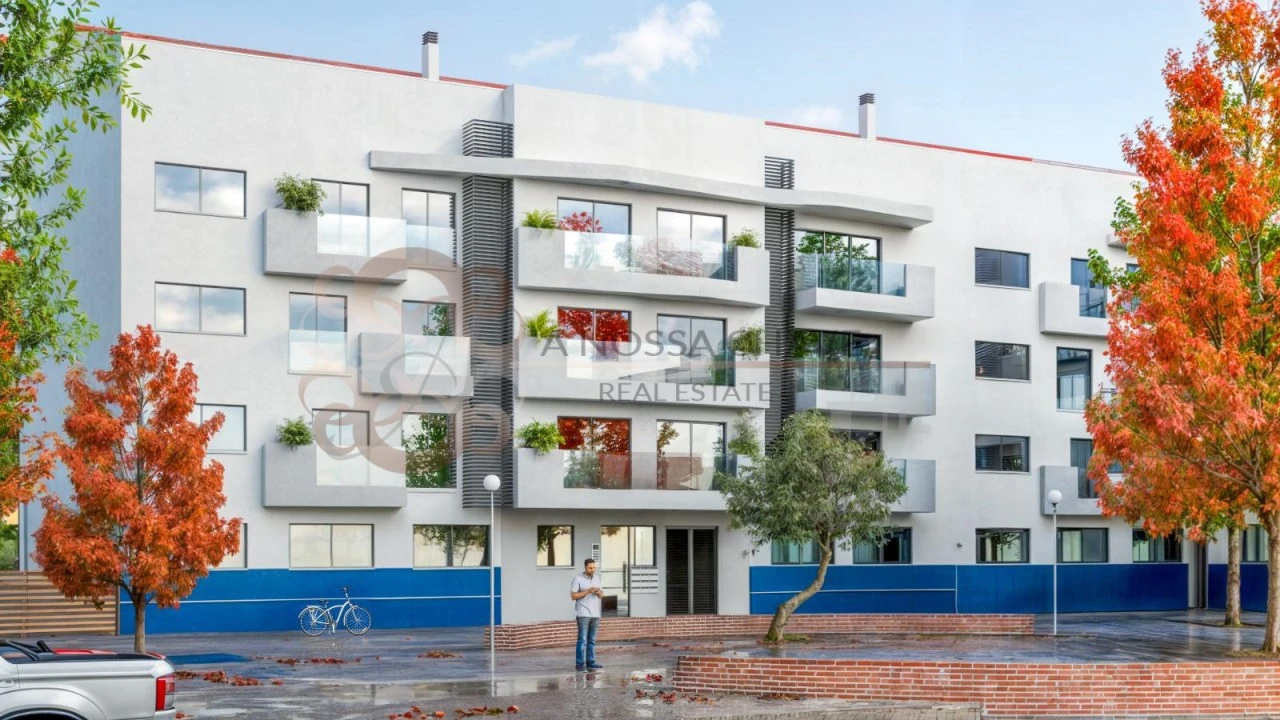 Apartamento T3 para Venda em Charneca de Caparica e Sobreda Foto 2