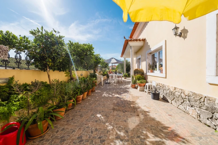 Moradia T4 para Venda em Peral Foto 4