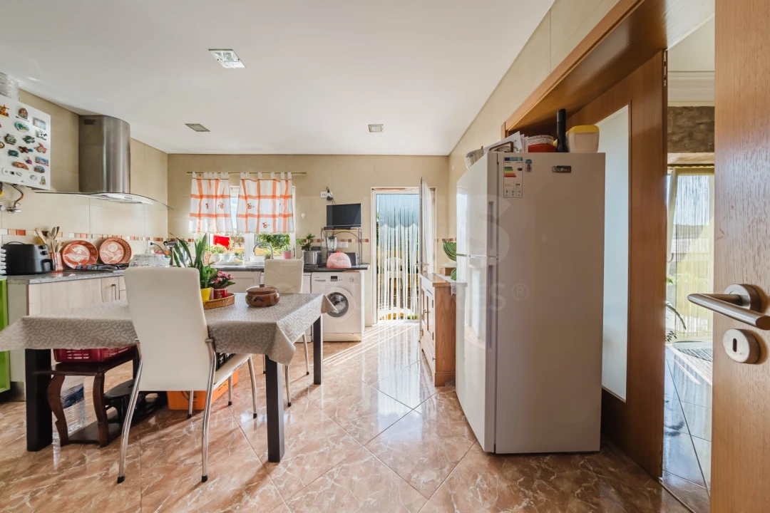 Moradia T4 para Venda em Peral Foto 5