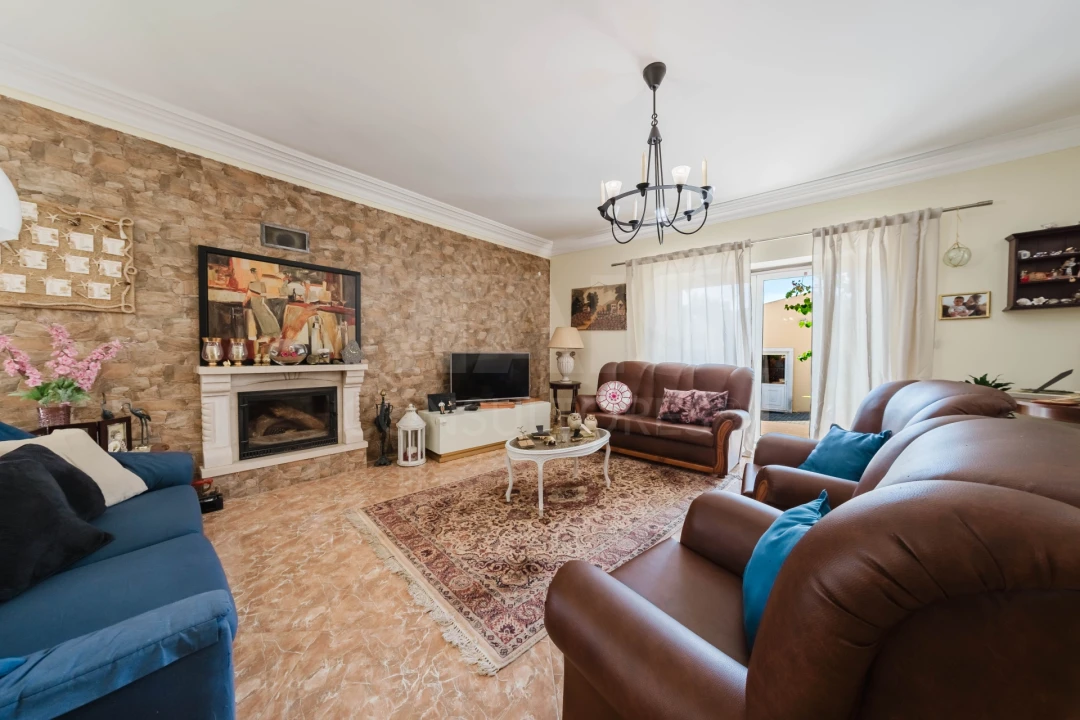 Moradia T4 para Venda em Peral Foto 8