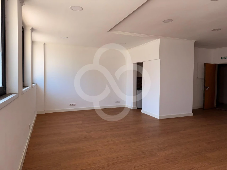 Escritório para Venda em Massamá e Monte Abraão Foto 19