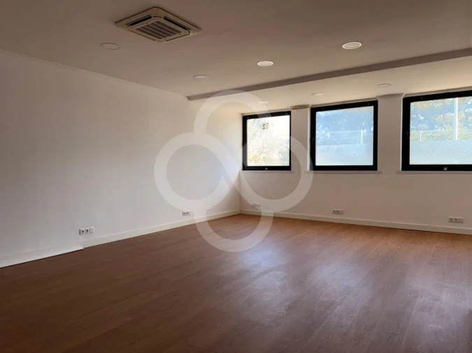 Escritório para Venda em Massamá e Monte Abraão Foto 25