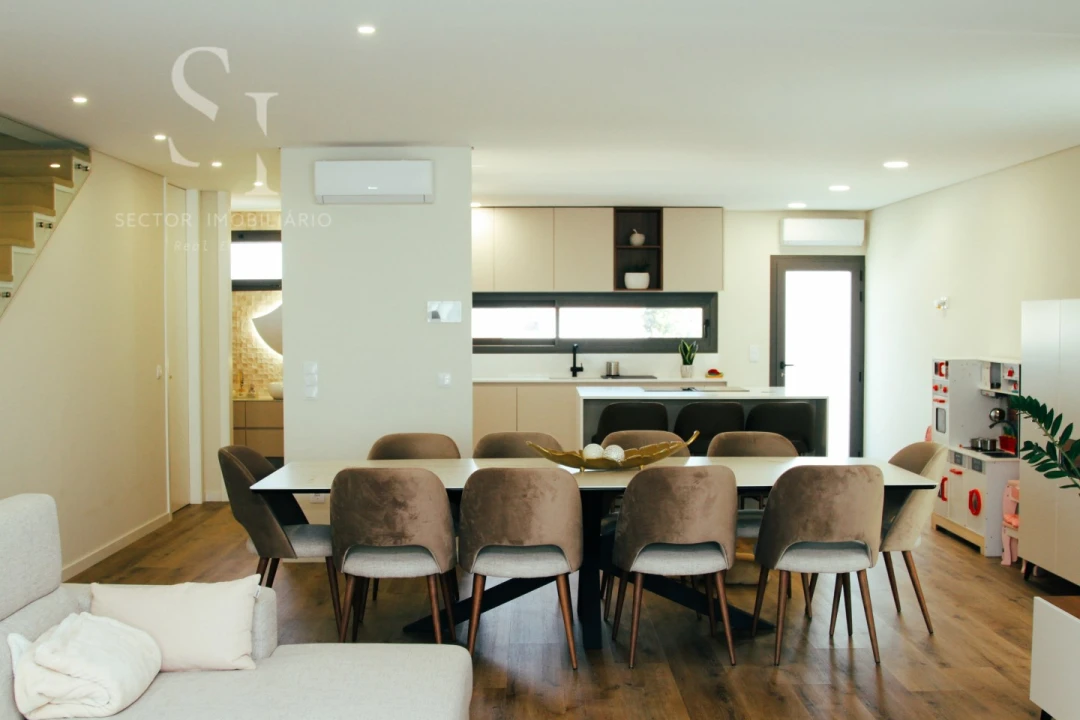 Moradia T3 para Venda em Frazão Arreigada Foto 6