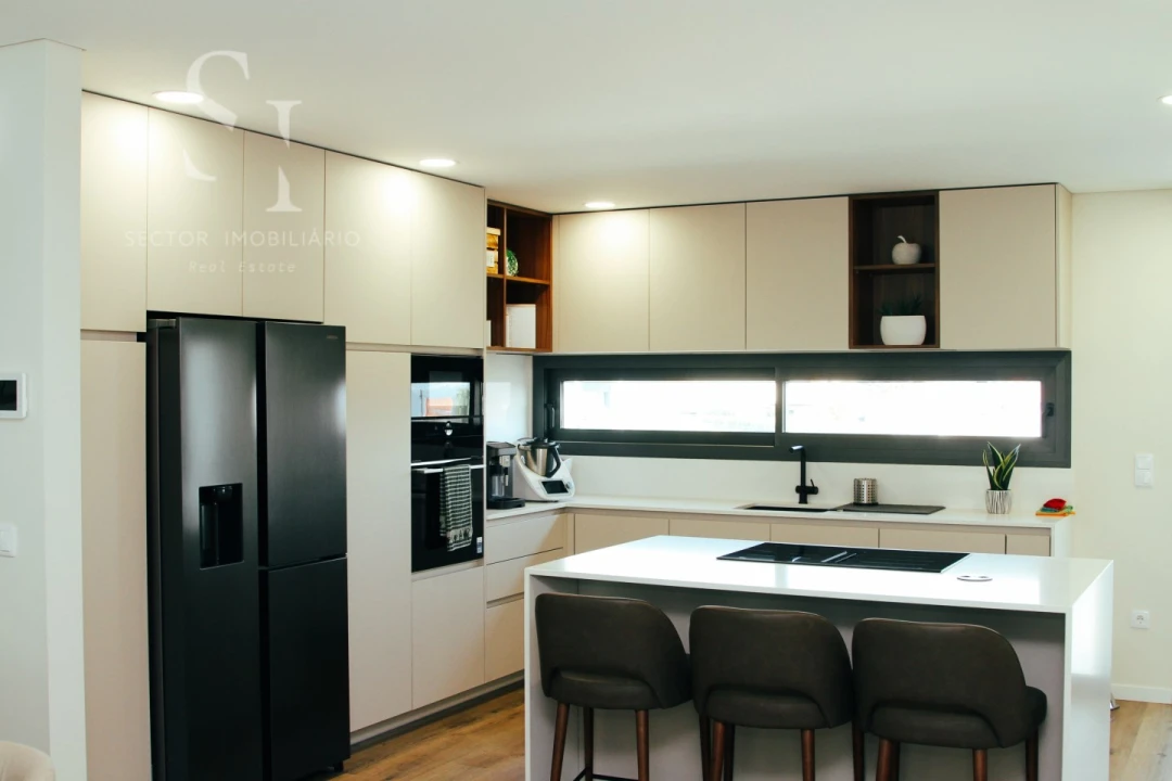 Moradia T3 para Venda em Frazão Arreigada Foto 8