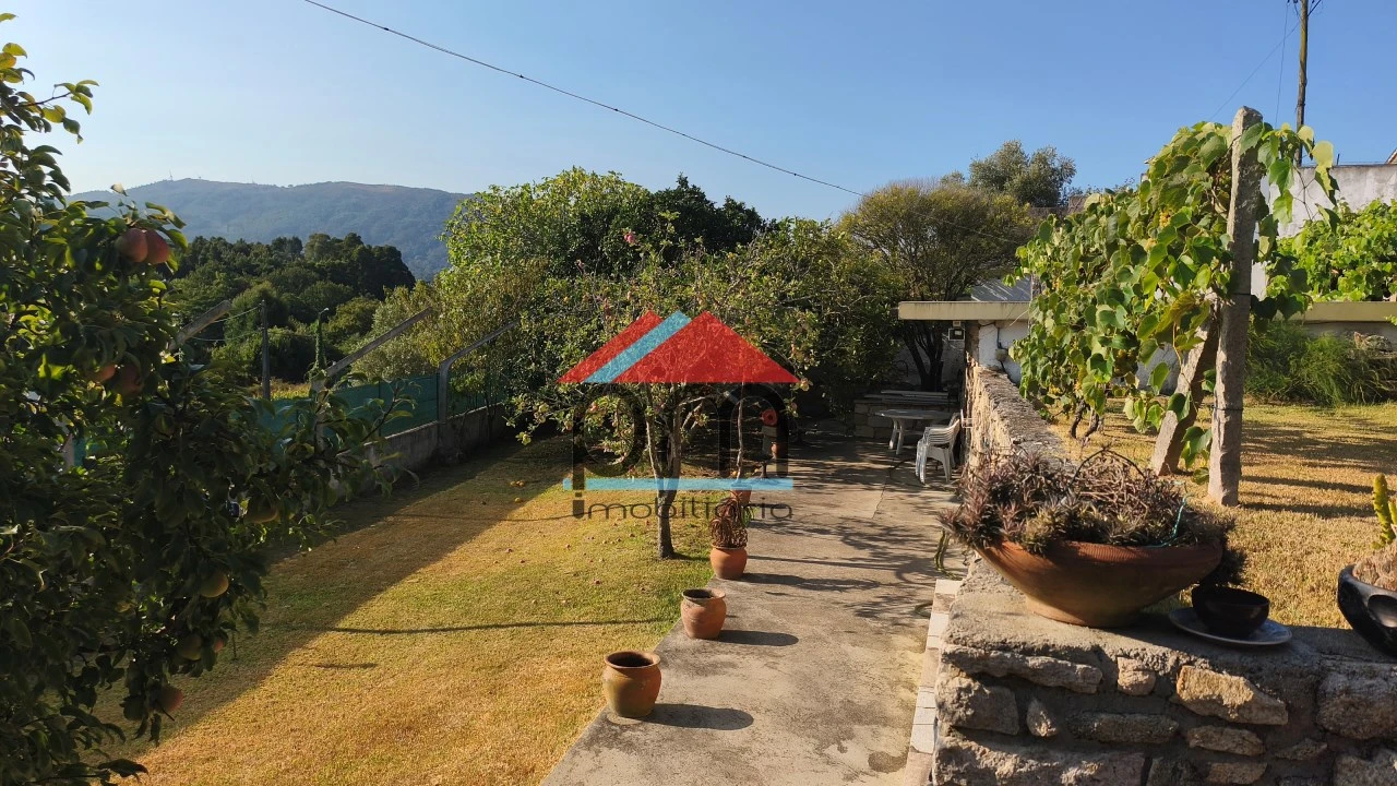 Moradia T6 para Venda em Vila Praia de Ancora Foto 3