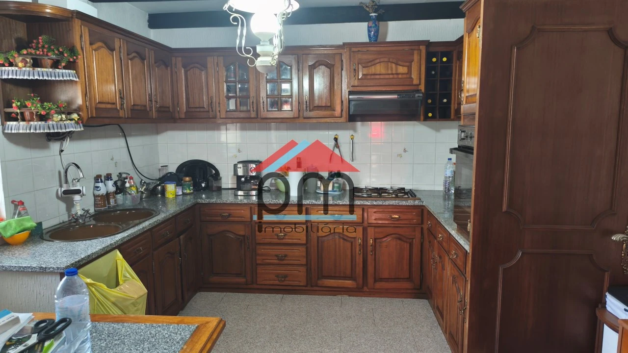 Moradia T6 para Venda em Vila Praia de Ancora Foto 7