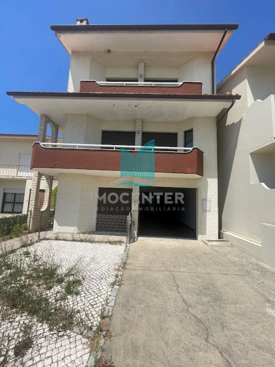 Moradia T5 para Venda em Lavos Foto 6