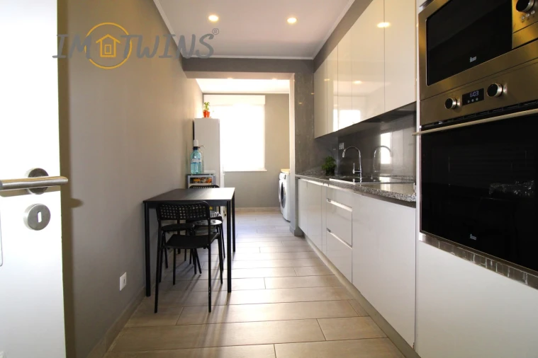 Apartamento T3 para Venda em Portimão Foto 5