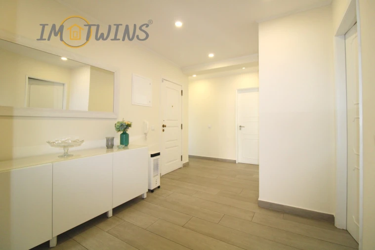 Apartamento T3 para Venda em Portimão Foto 10