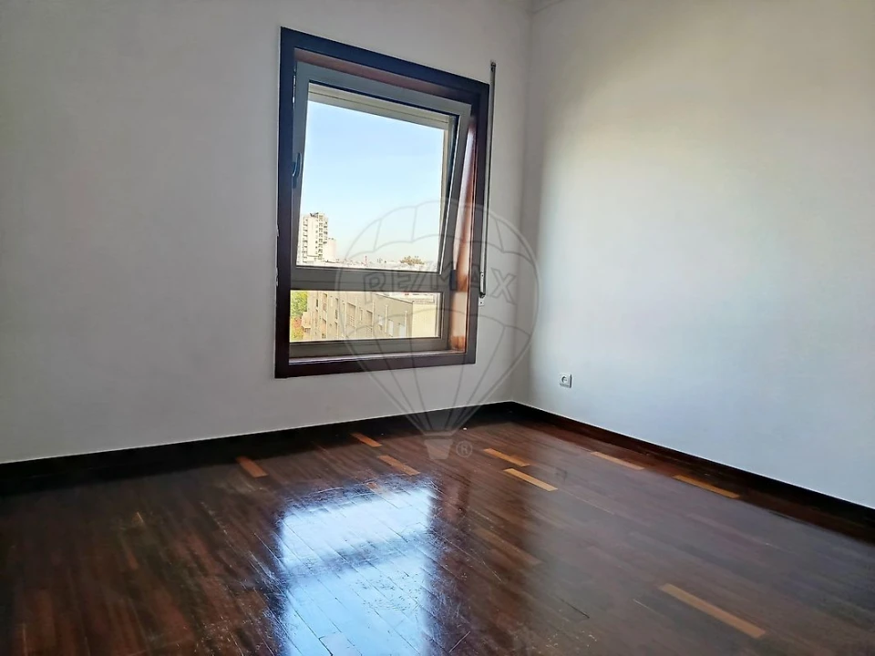 Apartamento T2 para Venda em Santa Marinha e São Pedro da Afurada Foto 3