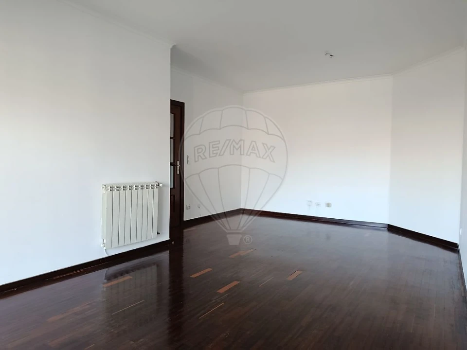 Apartamento T2 para Venda em Santa Marinha e São Pedro da Afurada Foto 1