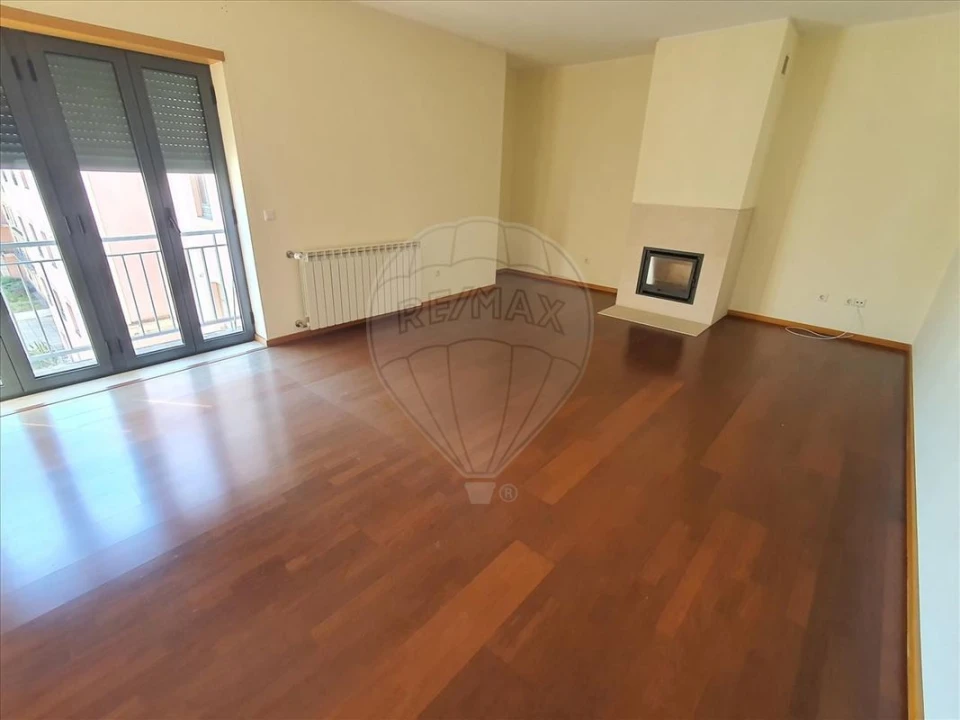 Apartamento T4 para Venda em Oliveira do Douro Foto 21