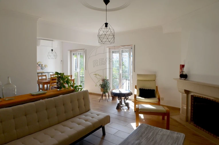 Apartamento T3 para Arrendamento em Venteira Foto 3