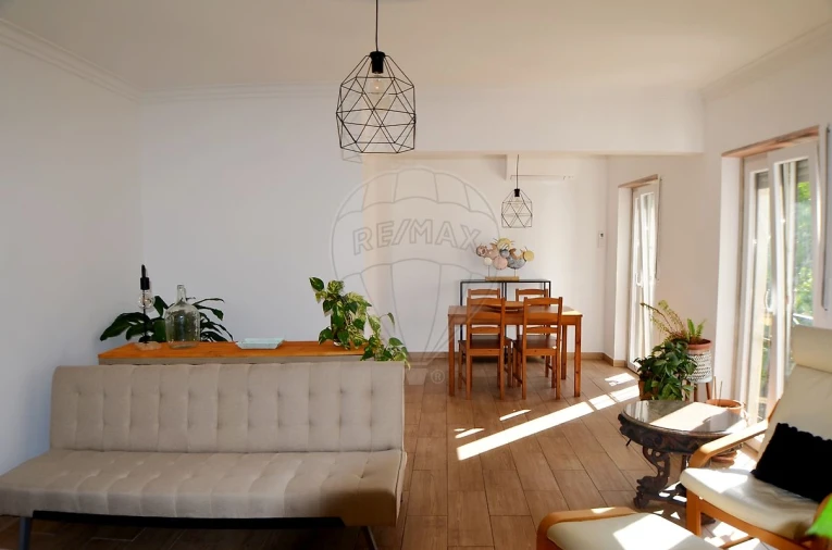 Apartamento T3 para Arrendamento em Venteira Foto 2