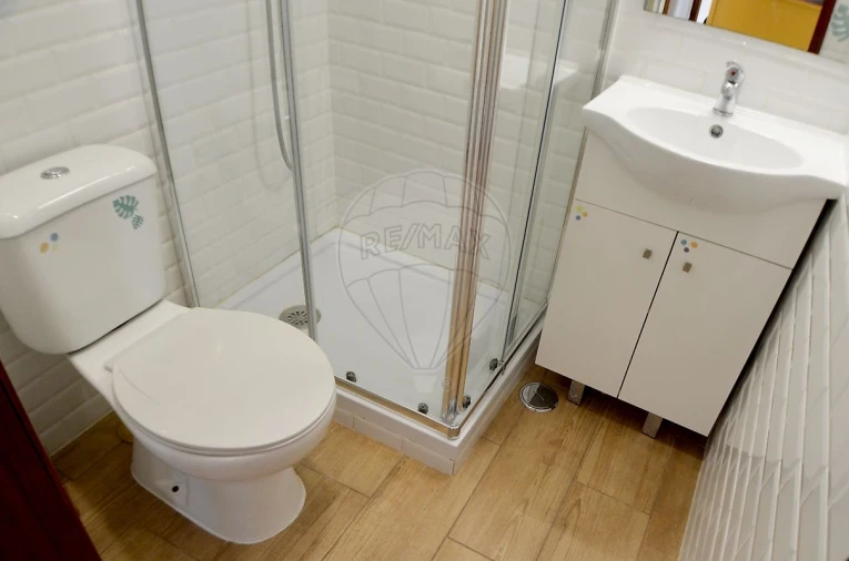 Apartamento T3 para Arrendamento em Venteira Foto 7