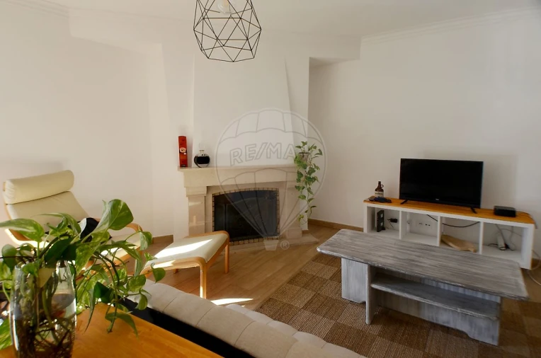 Apartamento T3 para Arrendamento em Venteira Foto 4