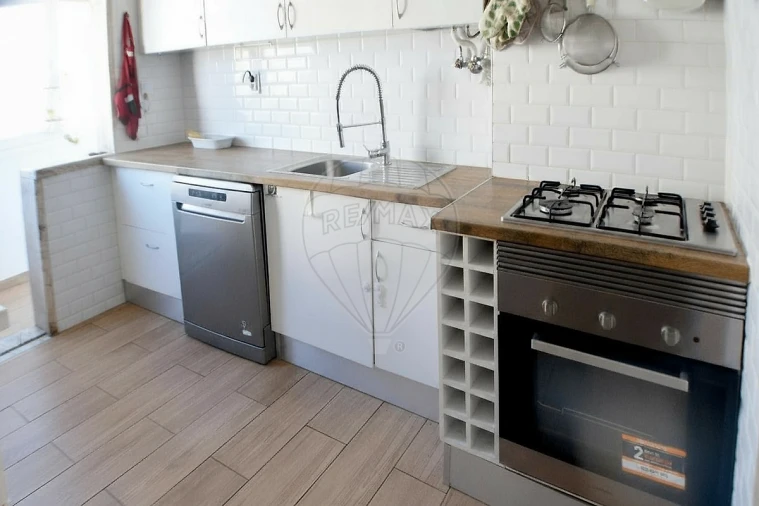 Apartamento T3 para Arrendamento em Venteira Foto 12