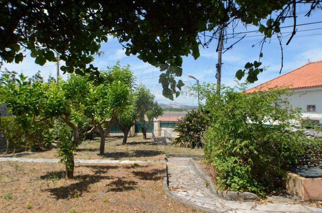 Moradia T6 para Venda em Carregado e Cadafais Foto 8