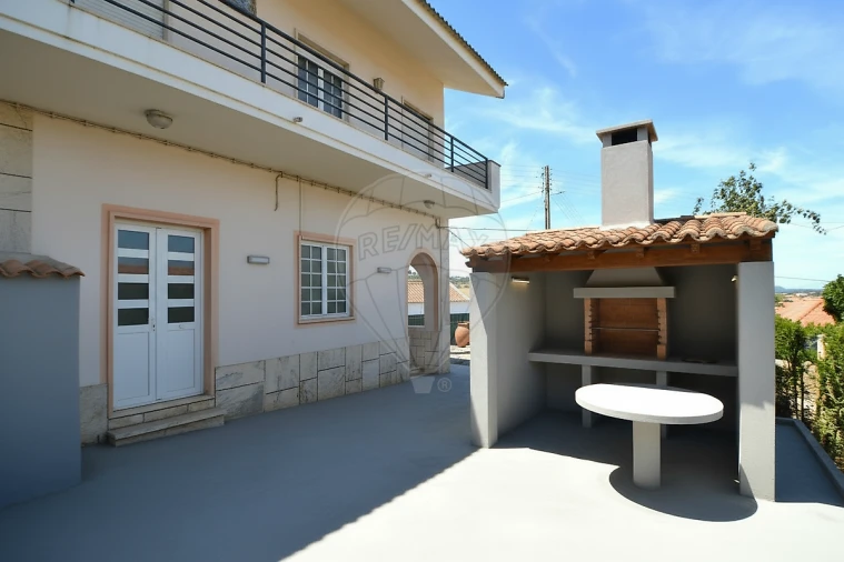 Moradia T6 para Venda em Carregado e Cadafais Foto 7