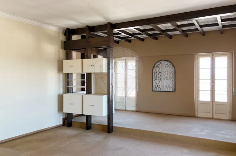 Moradia T6 para Venda em Carregado e Cadafais Foto 16