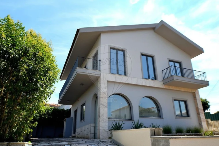 Moradia T6 para Venda em Carregado e Cadafais Foto 1