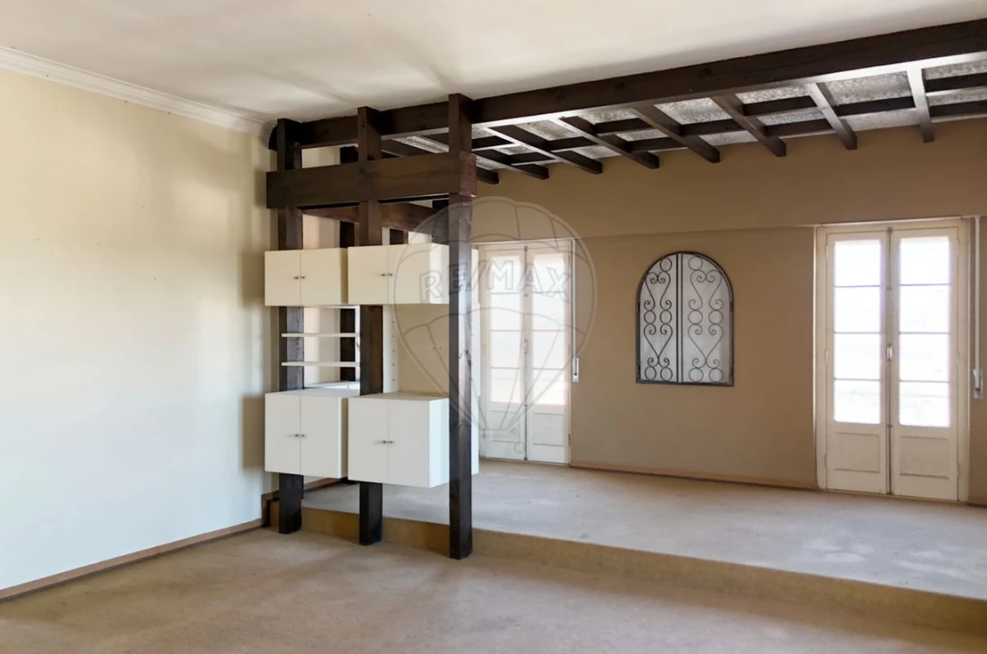 Moradia T6 para Venda em Carregado e Cadafais Foto 16