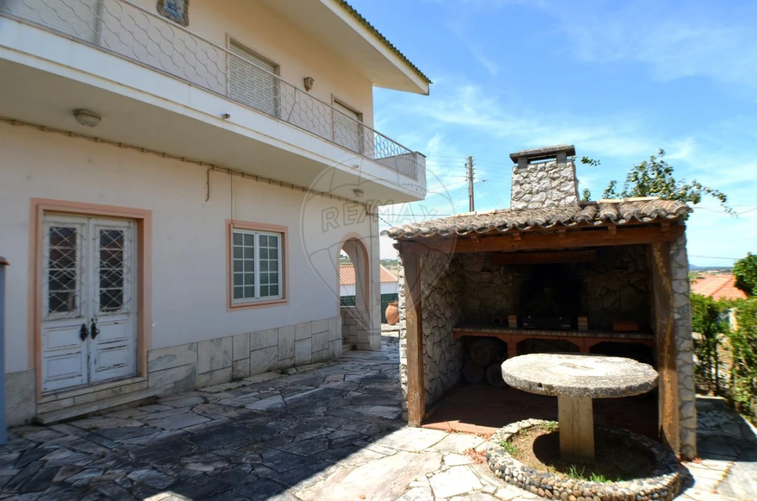 Moradia T6 para Venda em Carregado e Cadafais Foto 6