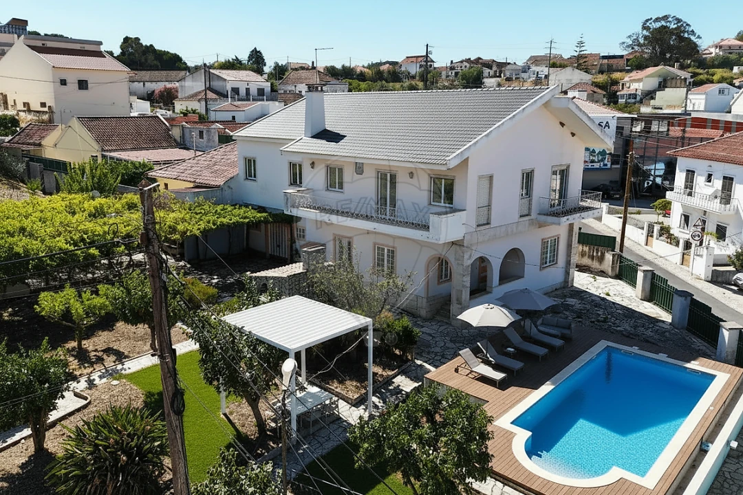 Moradia T6 para Venda em Carregado e Cadafais Foto 1