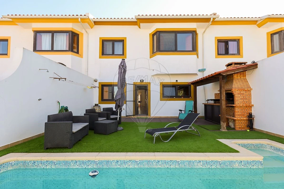 Moradia T4 para Venda em Alenquer (Santo Estêvão e Triana) Foto 2