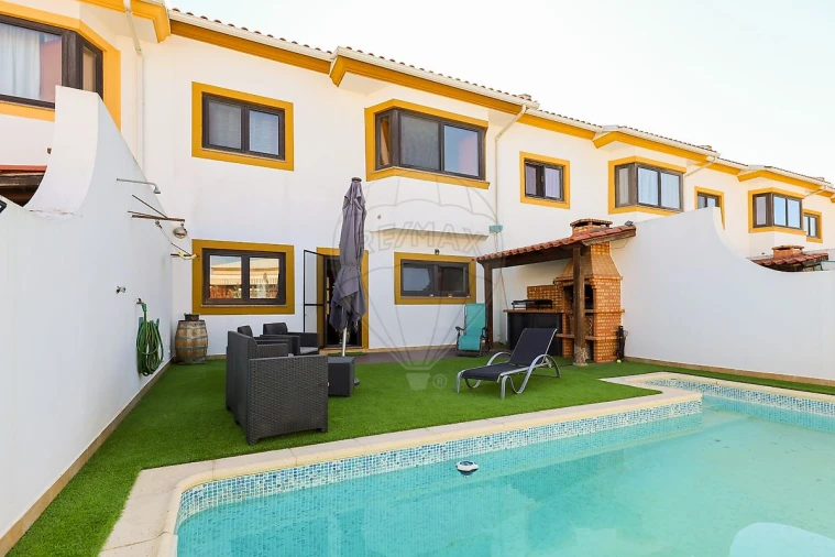 Moradia T4 para Venda em Alenquer (Santo Estêvão e Triana)