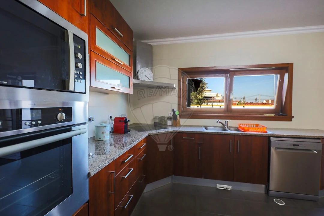 Moradia T4 para Venda em Alenquer (Santo Estêvão e Triana) Foto 11