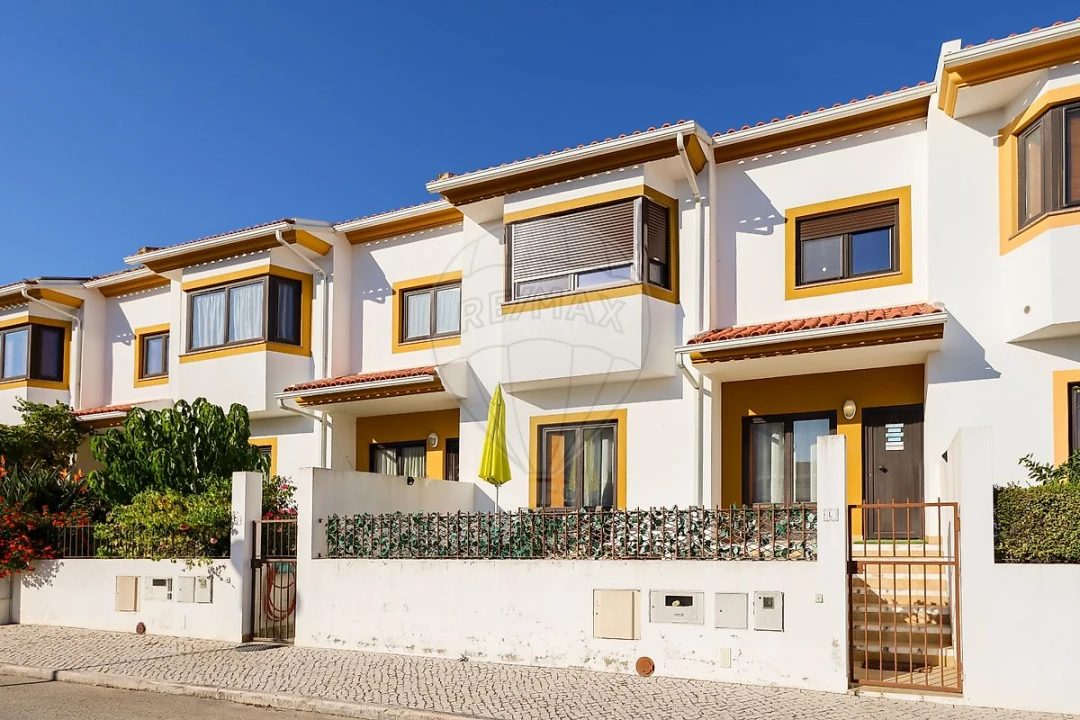 Moradia T4 para Venda em Alenquer (Santo Estêvão e Triana) Foto 3