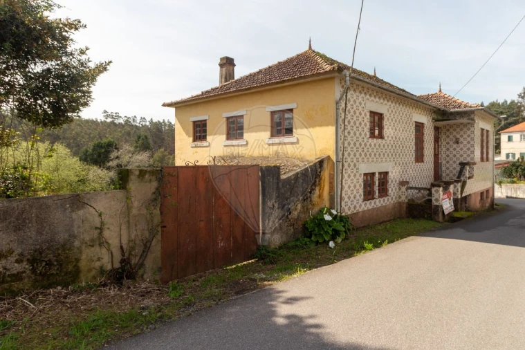 Moradia T4 para Venda em Angeja Foto 2