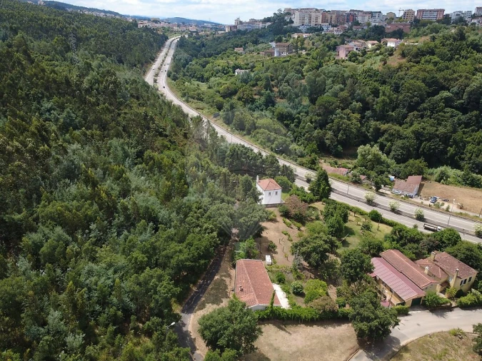 Moradia T6 para Venda em Santo Antonio dos Olivais