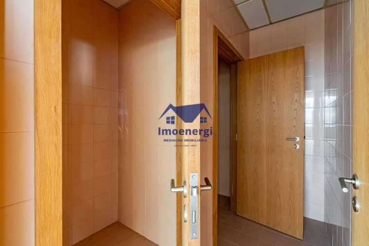 Armazém para Arrendamento em Fajozes Foto 24