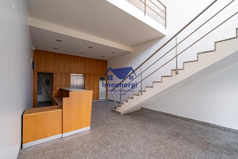 Armazém para Arrendamento em Fajozes Foto 3