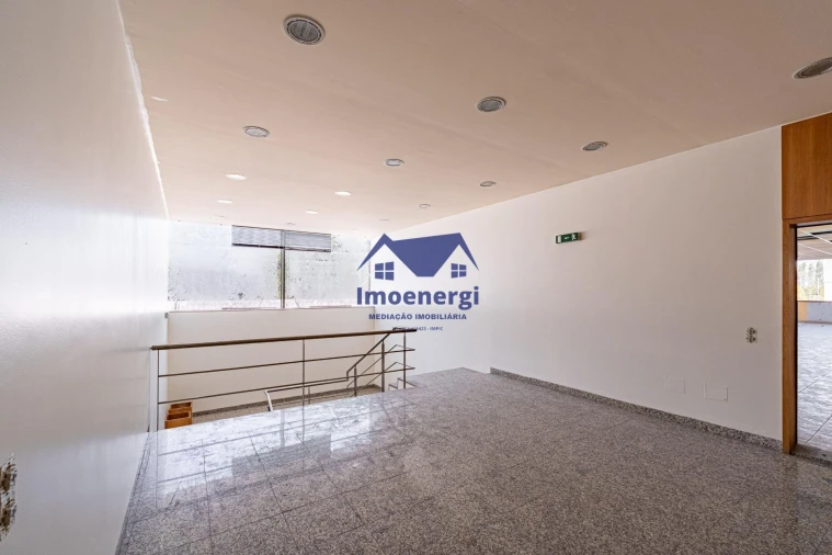 Armazém para Arrendamento em Fajozes Foto 6